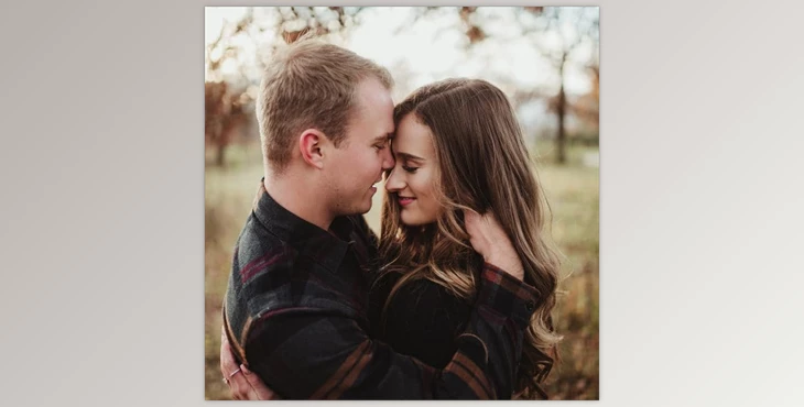 Download TOP – Romantic Pose for Couples