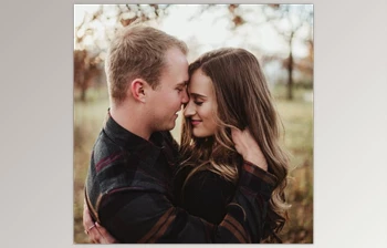Download <span class='badge badge-warning'>TOP</span> – Romantic Pose for Couples